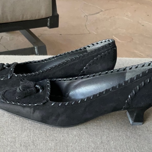 Stuart Weitzman Black Suede Tassel Kitten Heel Loafers - Picture 6 of 6